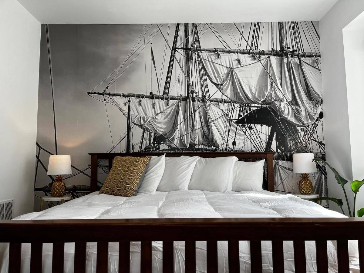 Queen Anne's Revenge Hotel